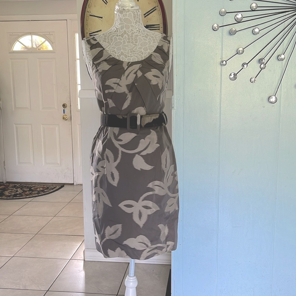 Badgeley Mischka brown cream mini sheath dress
